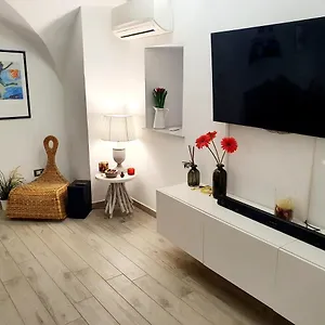 https://vhome-exclusive-living-room.sicilyhotelsitaly.net