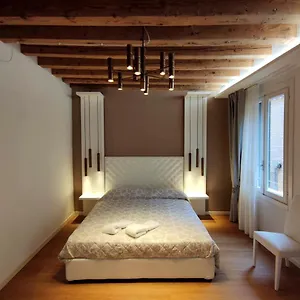  Appartamento Deluxe 3 Bedroom Flat In Rialto Italia